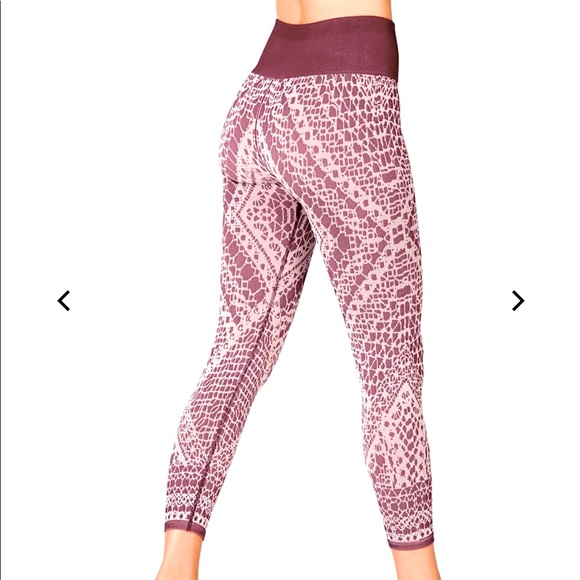 Fabletics Pants - {FABLETICS} High-Waist Capri Legging S!